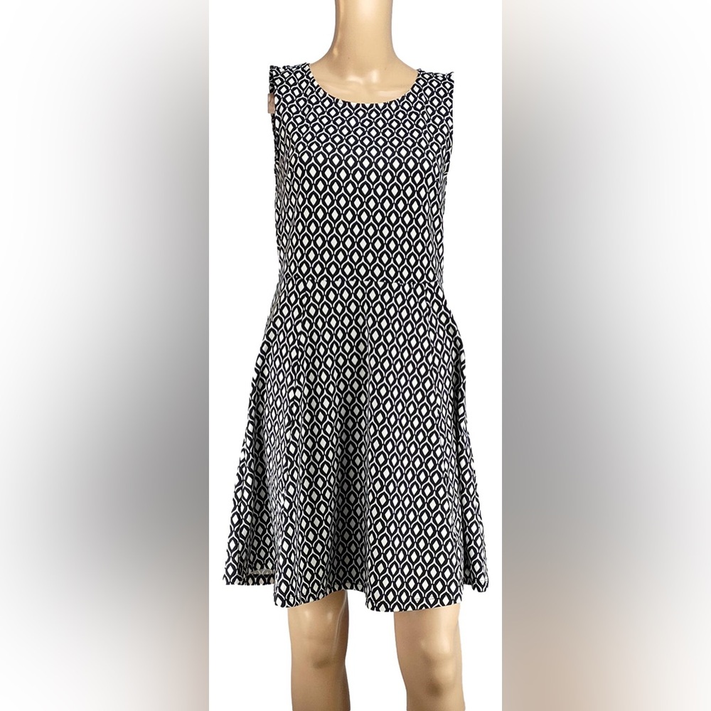 H&M WOMENS BLACK & WHITE GEOMETRIC DESIGN A LINE MINI DRESS SZ SMALL